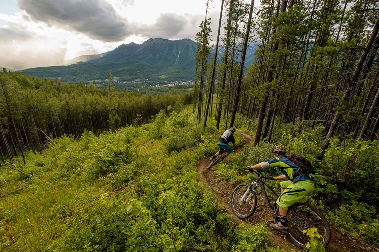 Riding Hyper Extension trail in Fernie