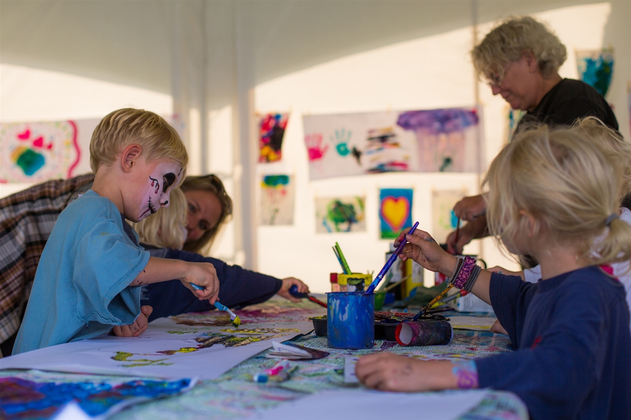 Facepainting, games and crafts for kids