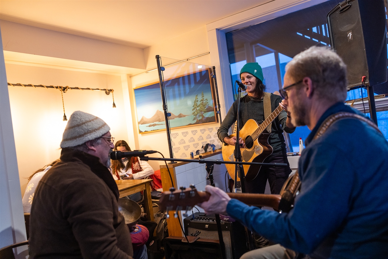 Live Music at Freshies Cafe