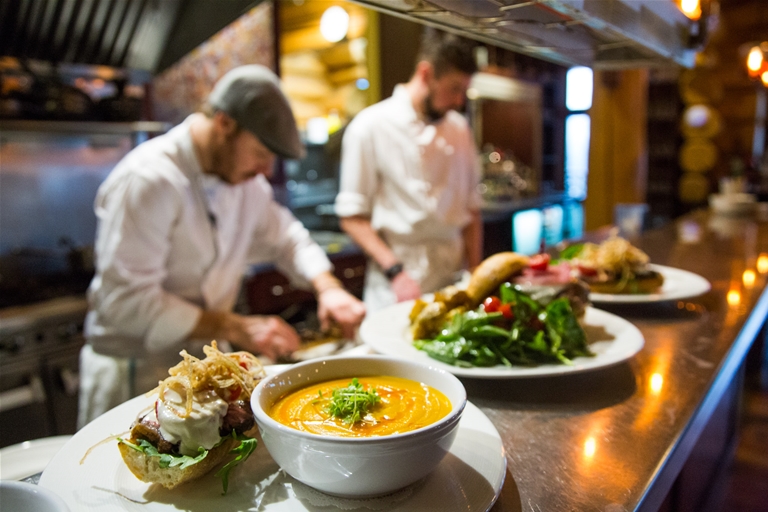 Island Lake Lodge Dining