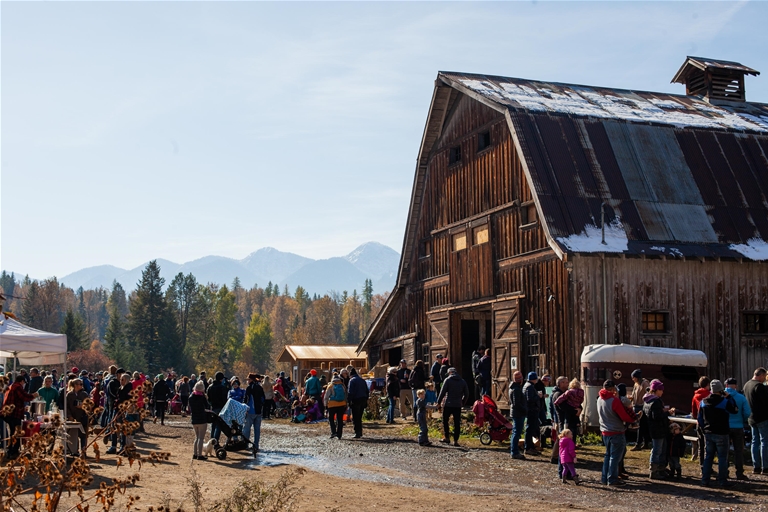 Montane Thanksgiving Market