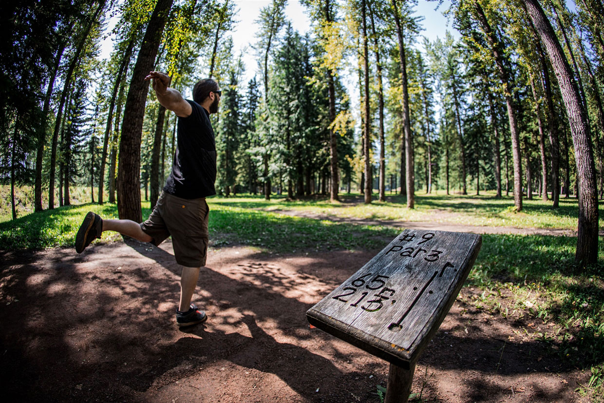 Disc golf in James White Park