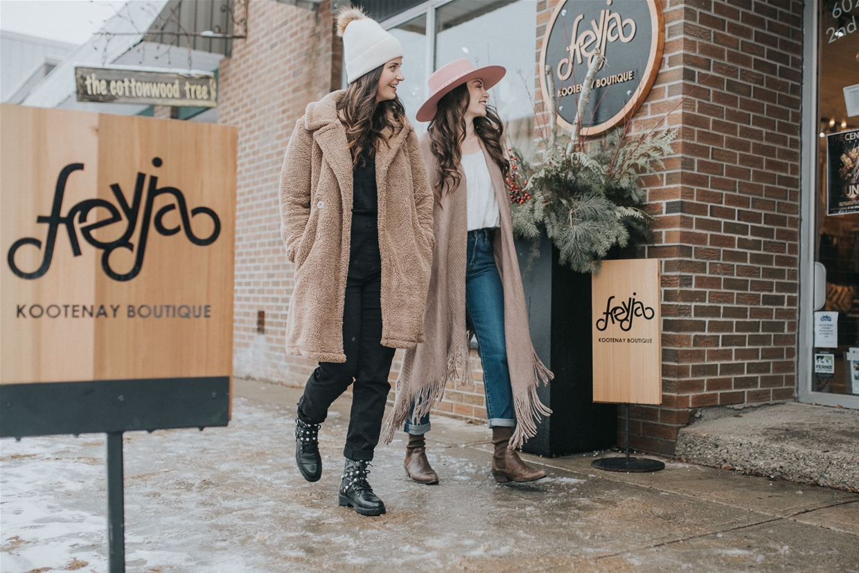 Freyja Lifestyle Clothing - Eva Grace Photography