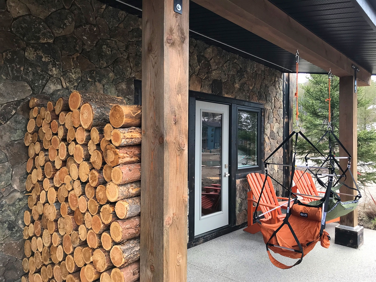 Blackstone Lodge - Room Patio