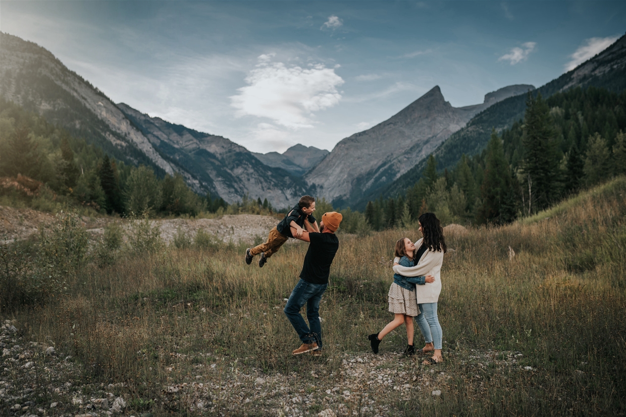 Unique family portraits by Mckenzie Jespersen.