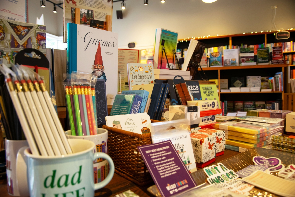 Polar Peak Books - gifts and treasures