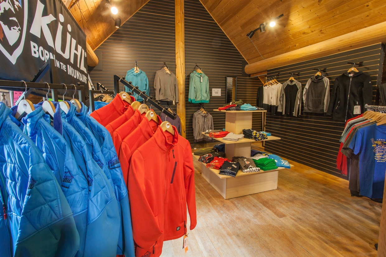  Sports Alpine Retail Store