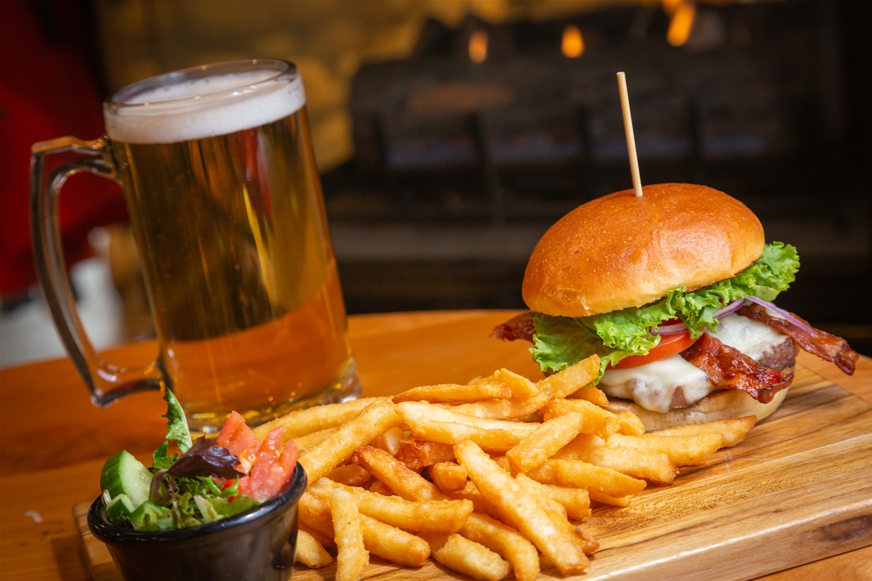 Legends Bacon Cheeseburger & beer