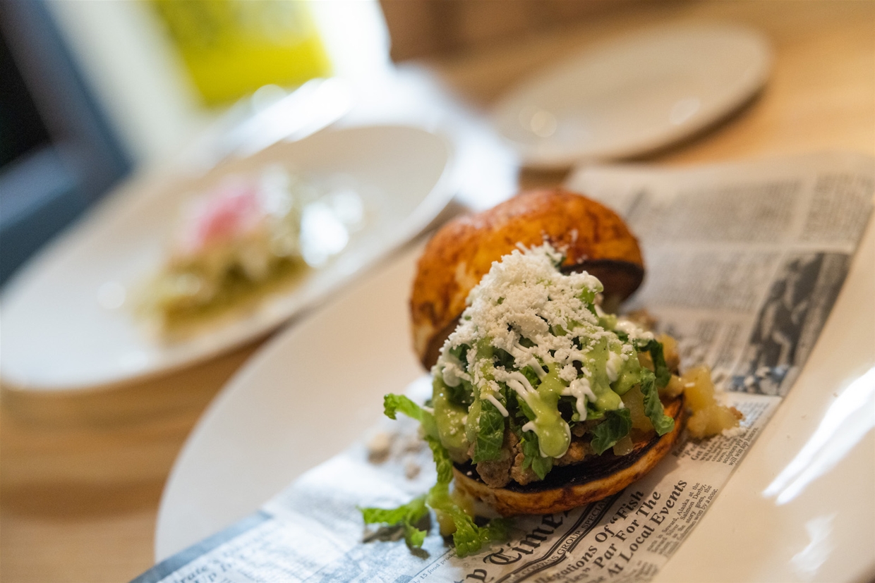 From small plates to full 'Platos Mexicanos ' to suit every appetite