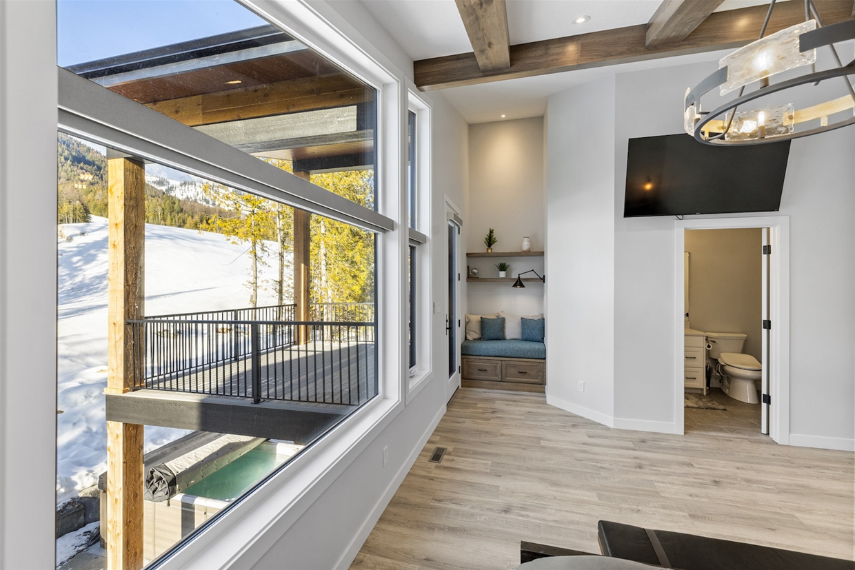 Two separate units sleeping 10 or 12 guests each with shared outdoor space