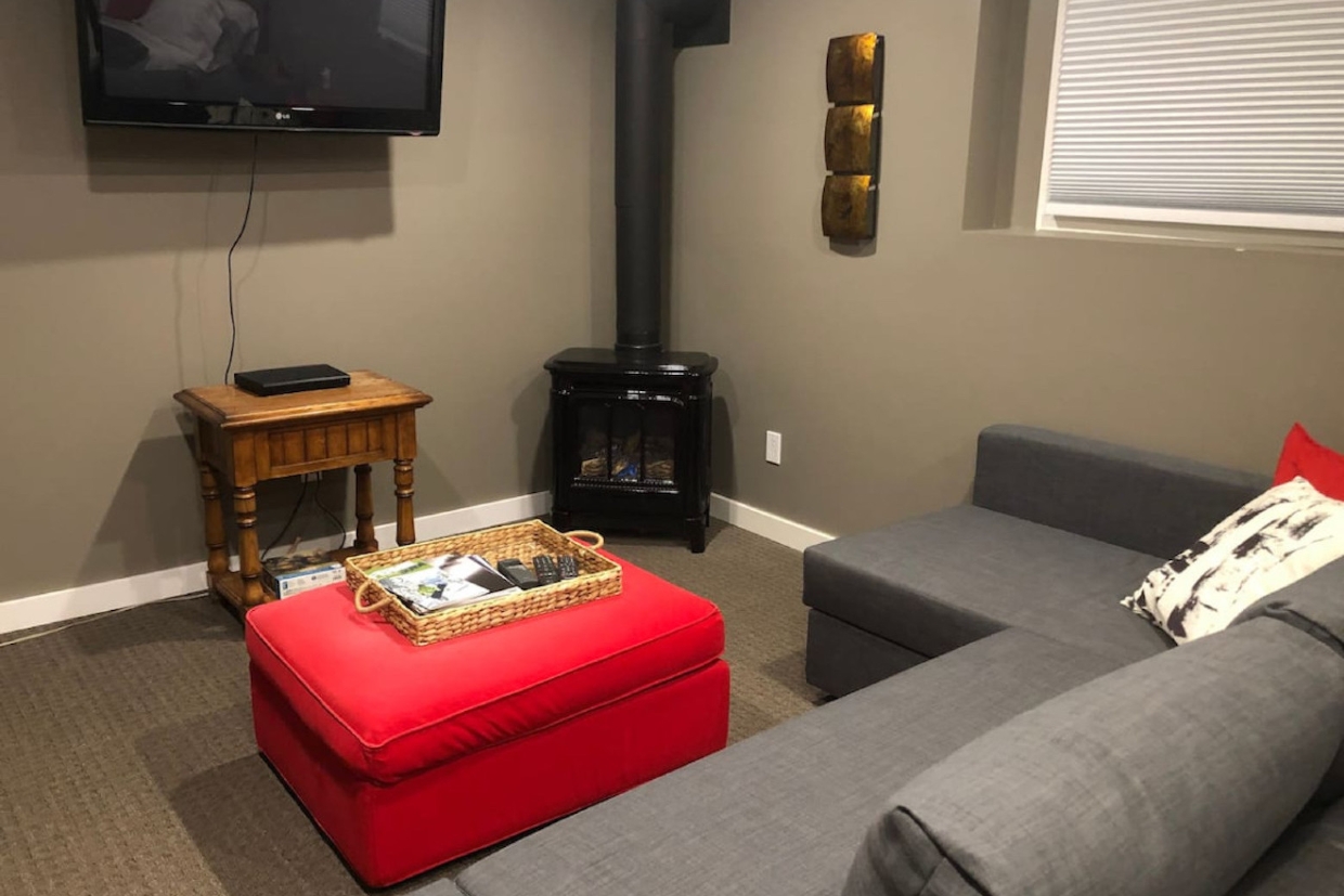 Alpine Trails Condo - Family style suite with hot tub