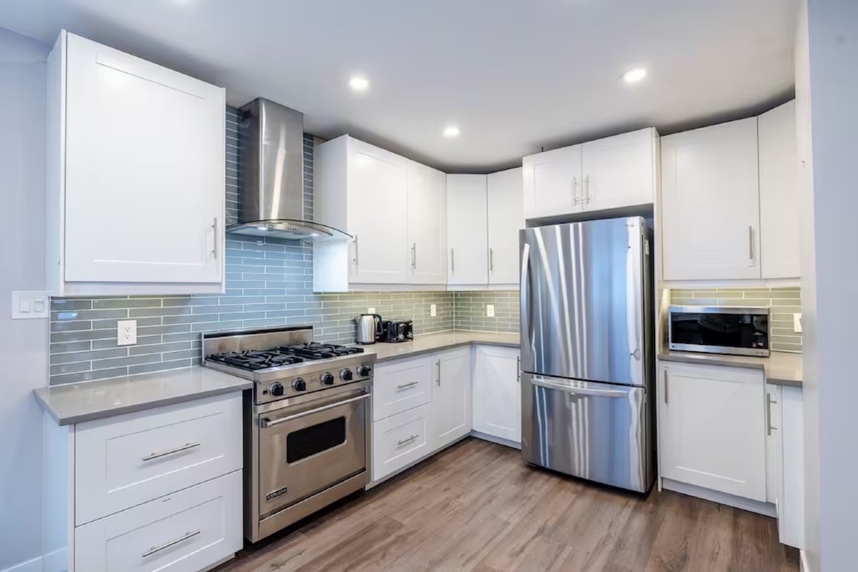 Executive kitchens with high-end appliances 