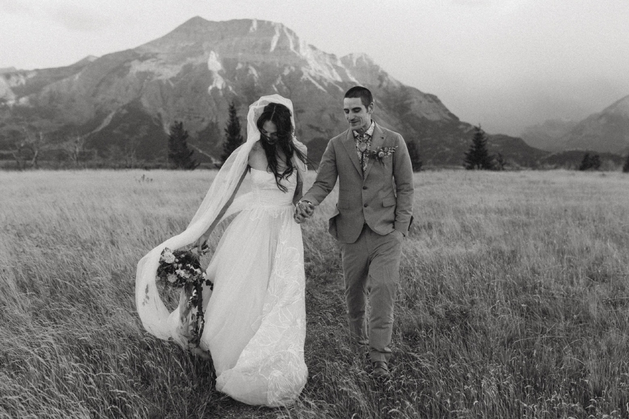 Making the most of the spectacular landscape for incredible wedding portraits