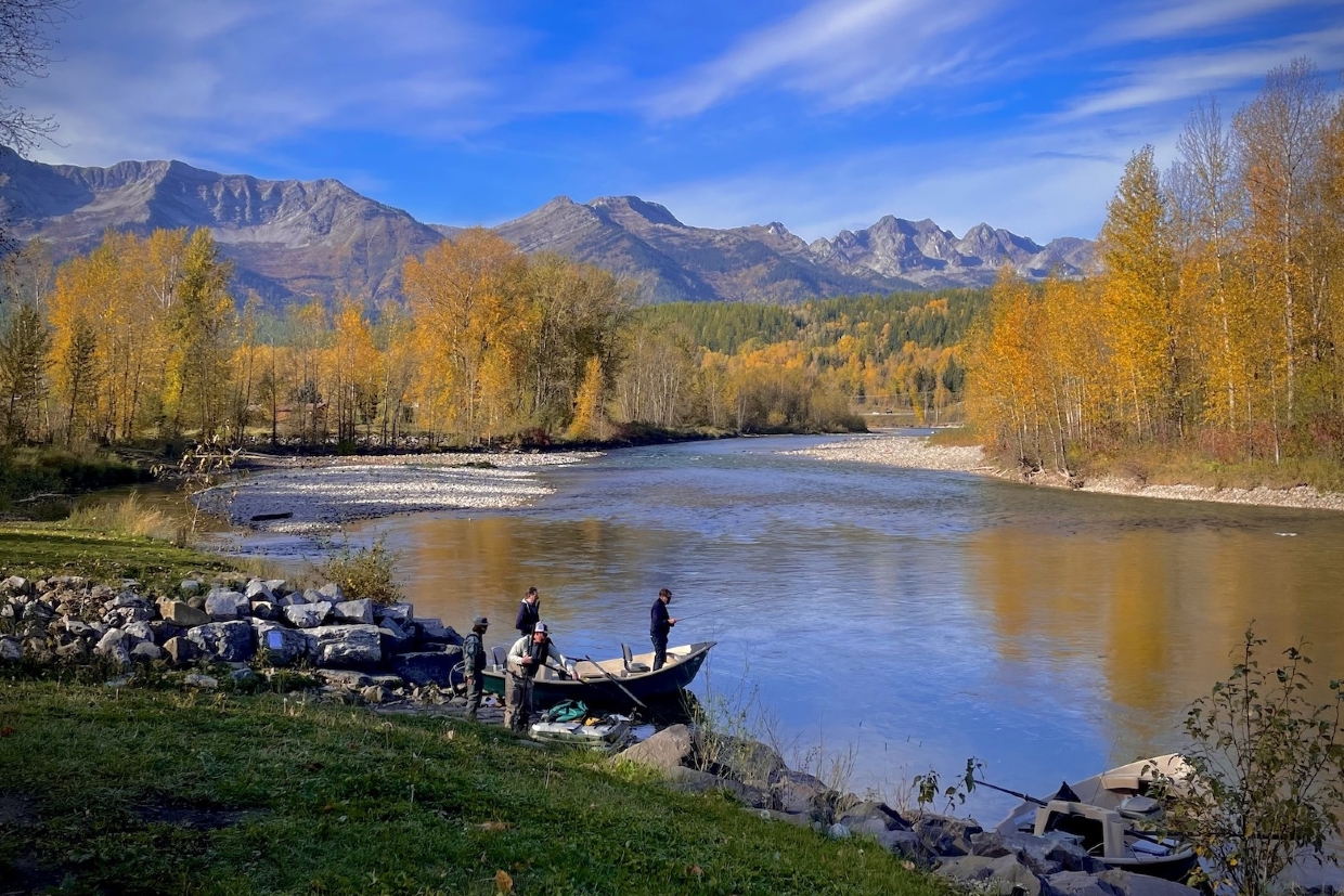 Easy access to the Elk River right from town