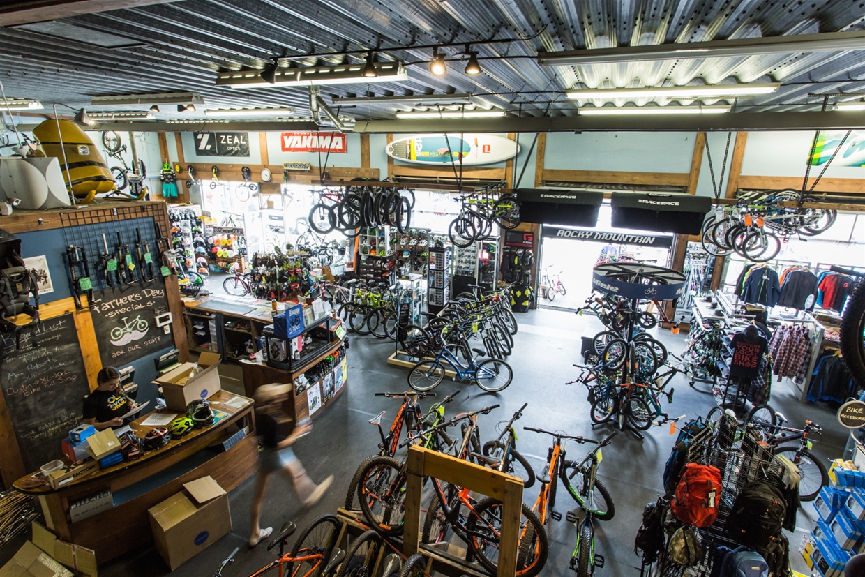 Huge shop floor with all your winter activity needs