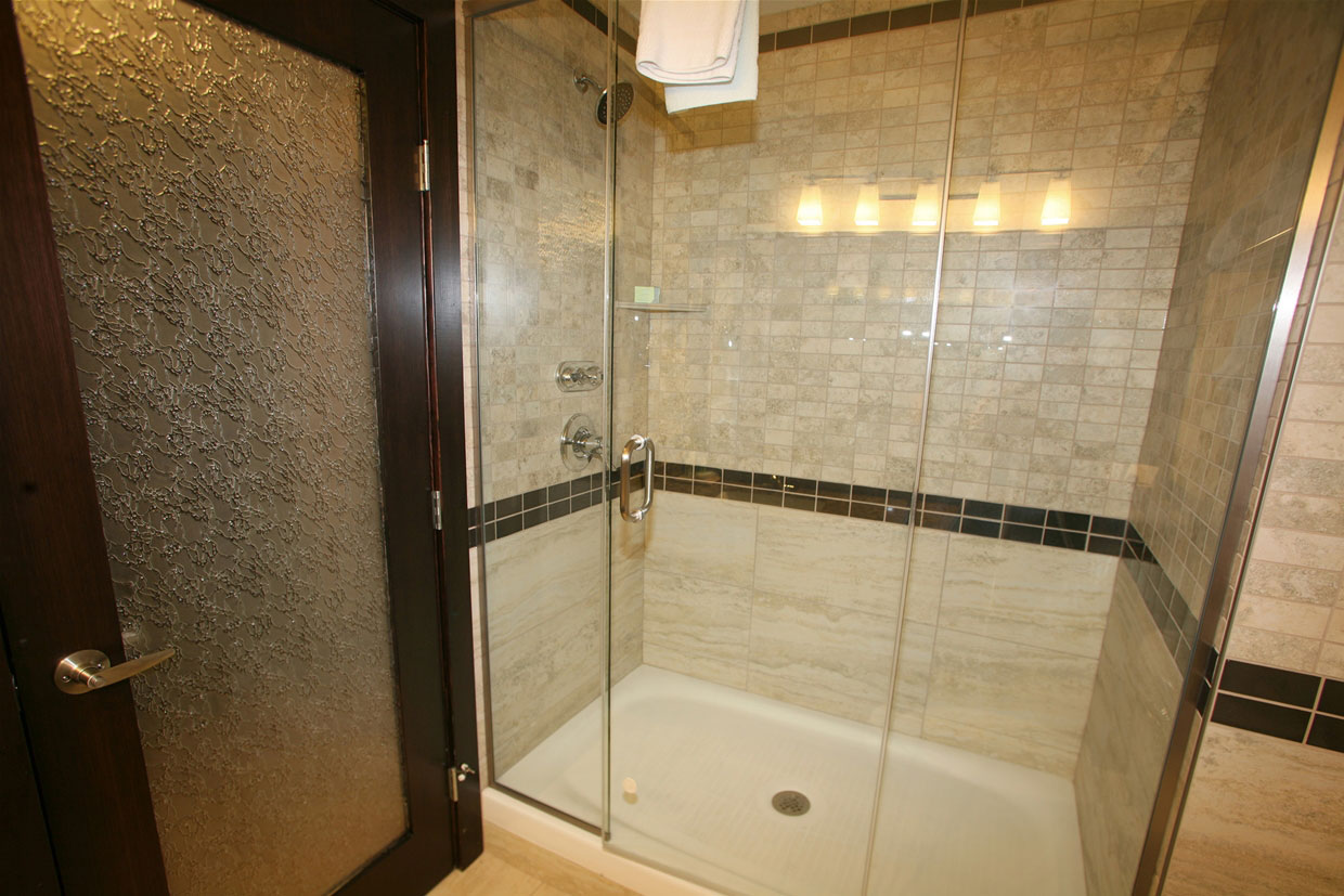 Diamond Suite bathroom