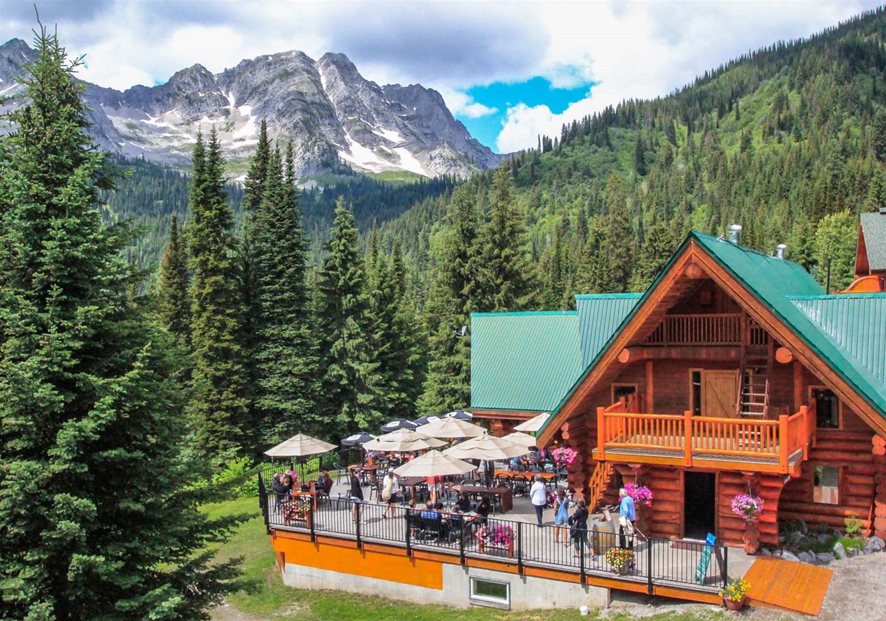 Patio at Island Lake Lodge