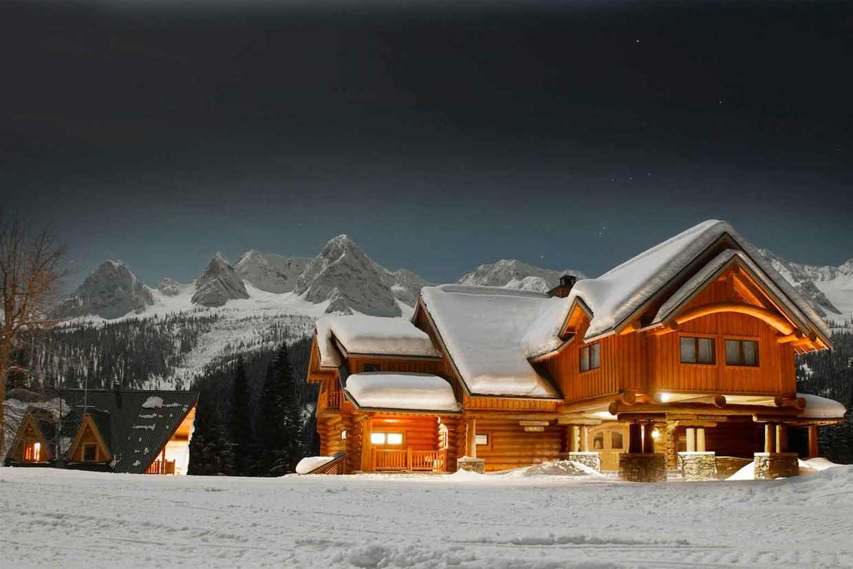 Island Lake Lodge in Winter