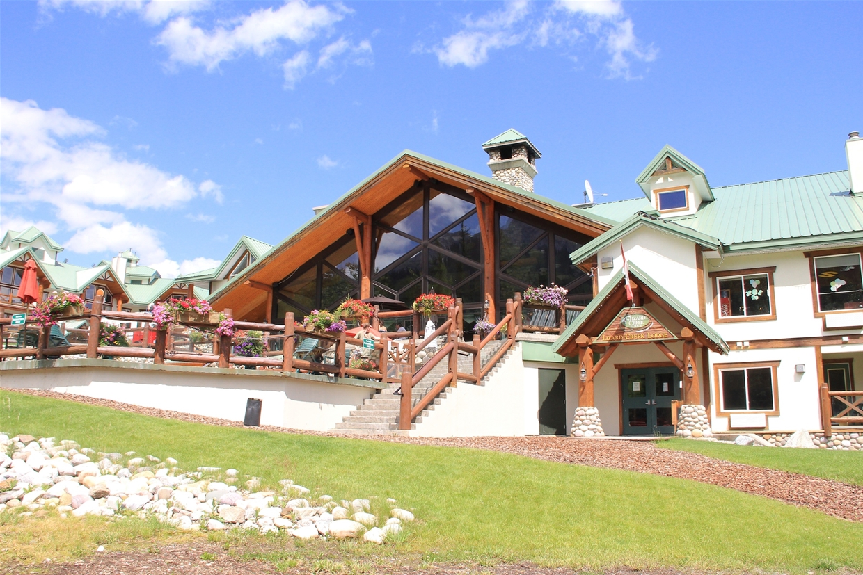 Lizard Creek Lodge - summer