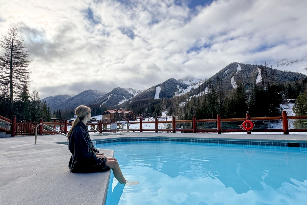 Outdoor Pool at Lizard Creek Lodge