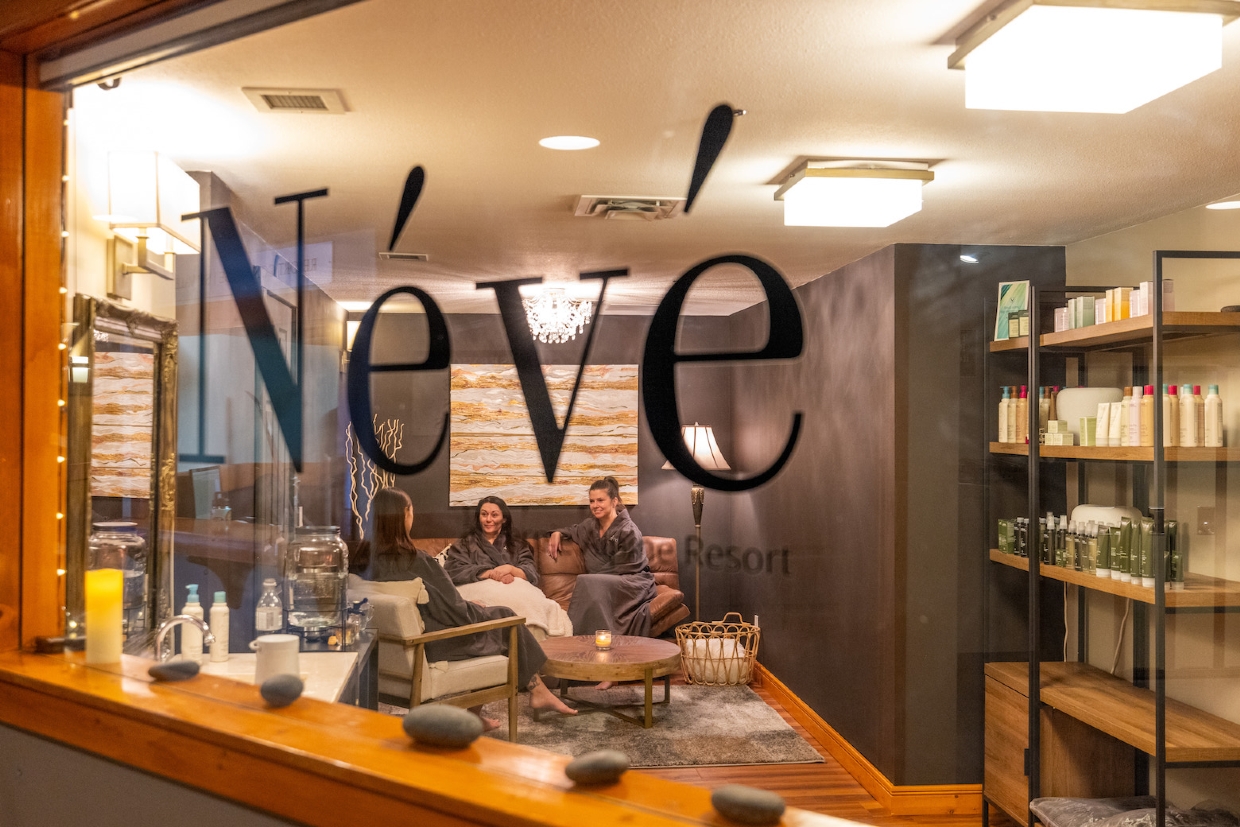 Nèvè Spa at Lizard Creek Lodge