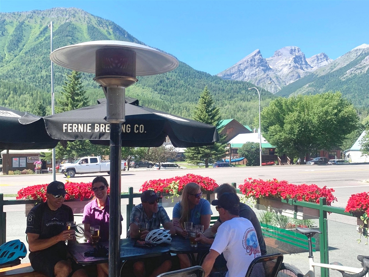 Pub Outdoor Patio Park Place Lodge