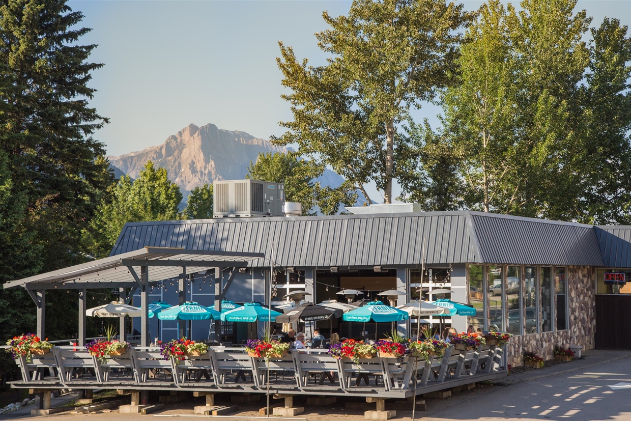 Eating al-fresco at the Bridge Bisto