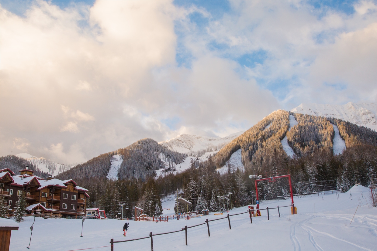 Stay right at the doorstep of the lifts