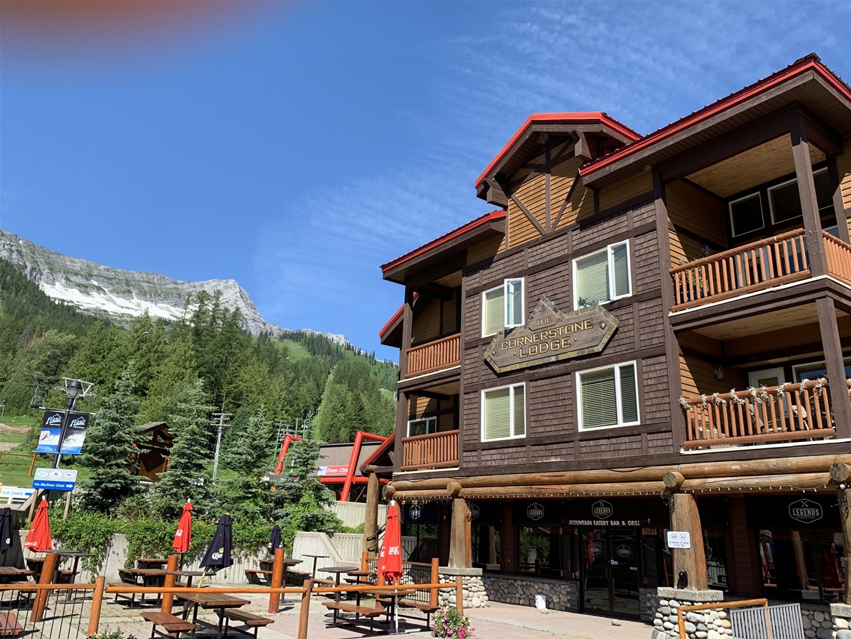 Cornerstone Lodge Fernie BC