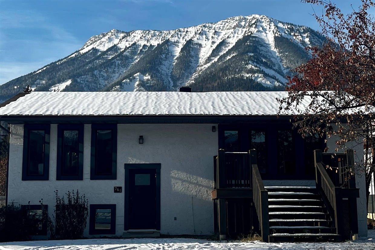 Annex House in Winter
