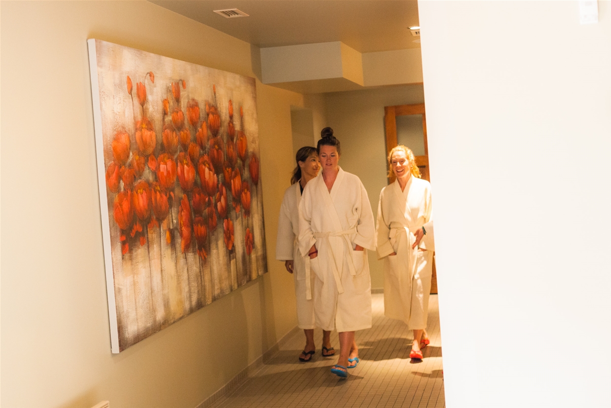 Spa 901 - Ladies heading to the hot pool