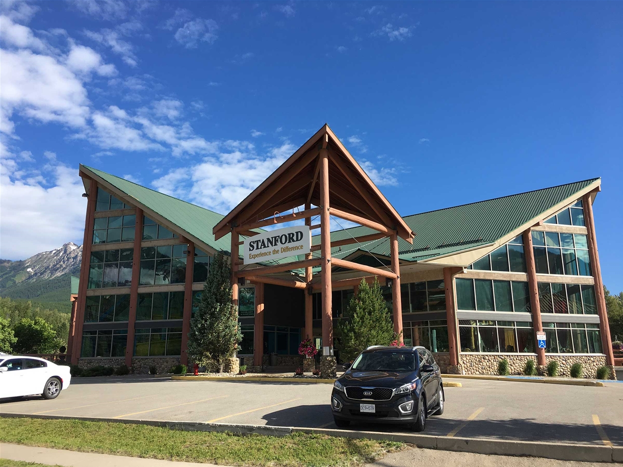 Stanford Hotel front entrance