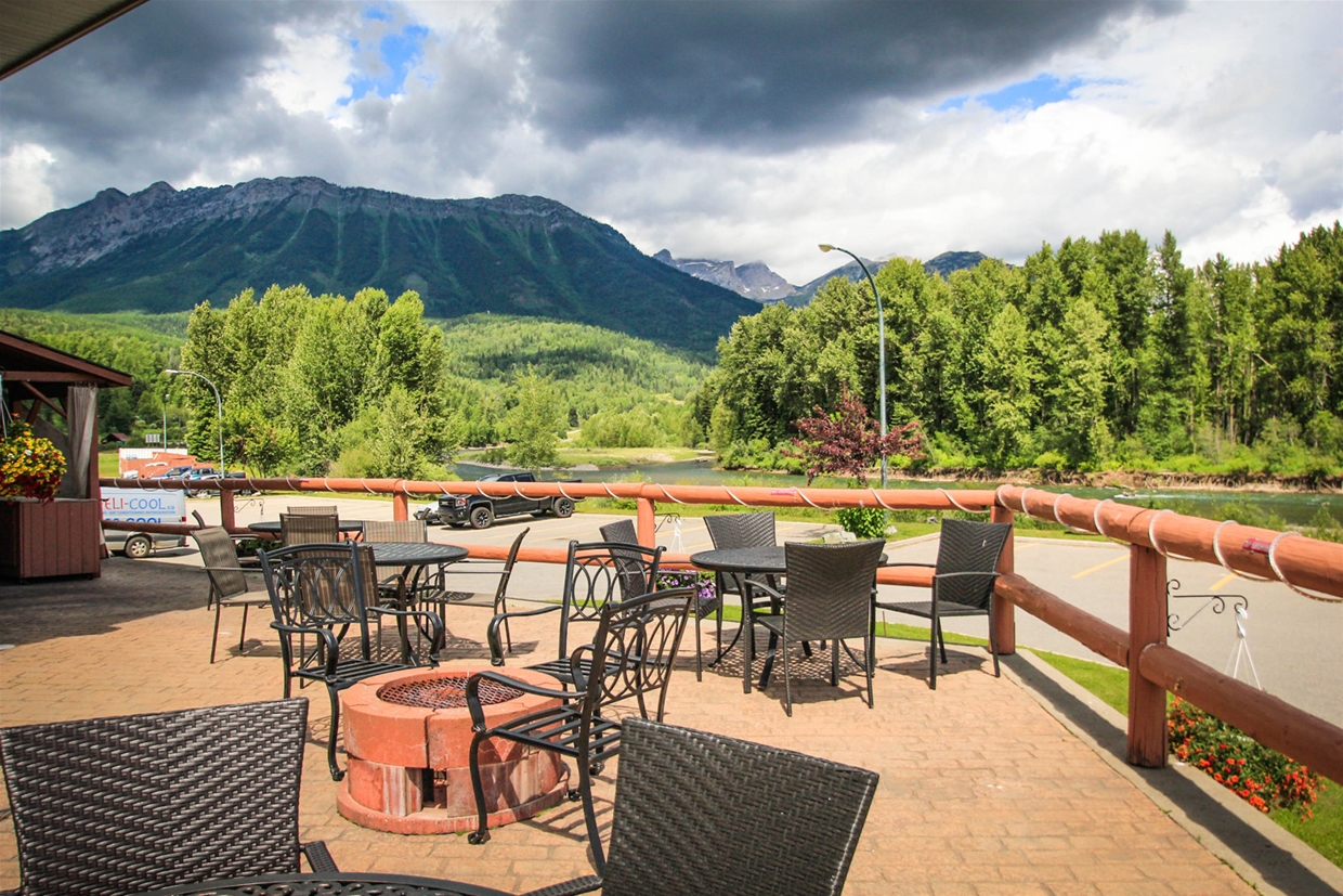 Riverside Patio at the Stanford Resort