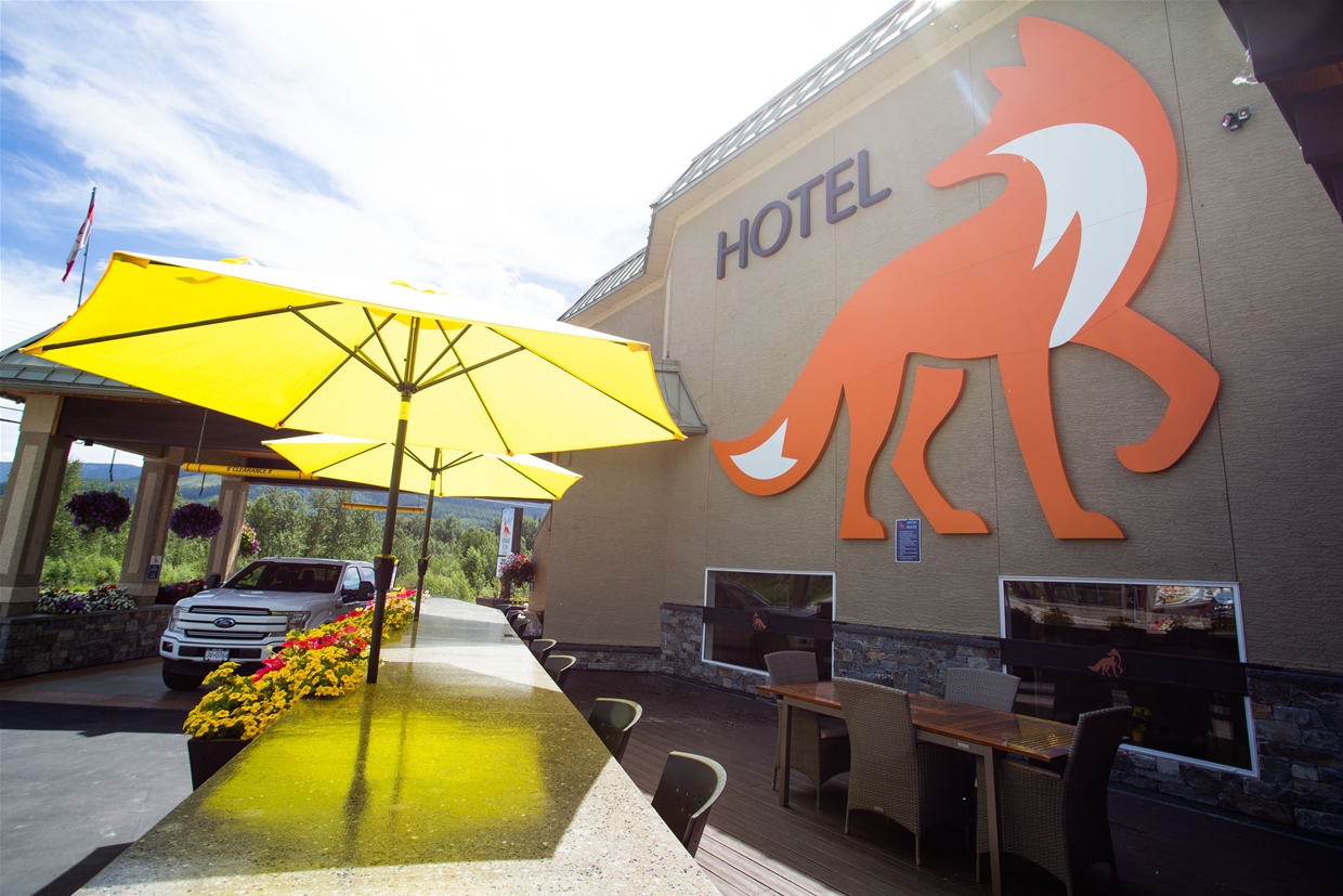 Fernie Fox Hotel Communal BBQ Area